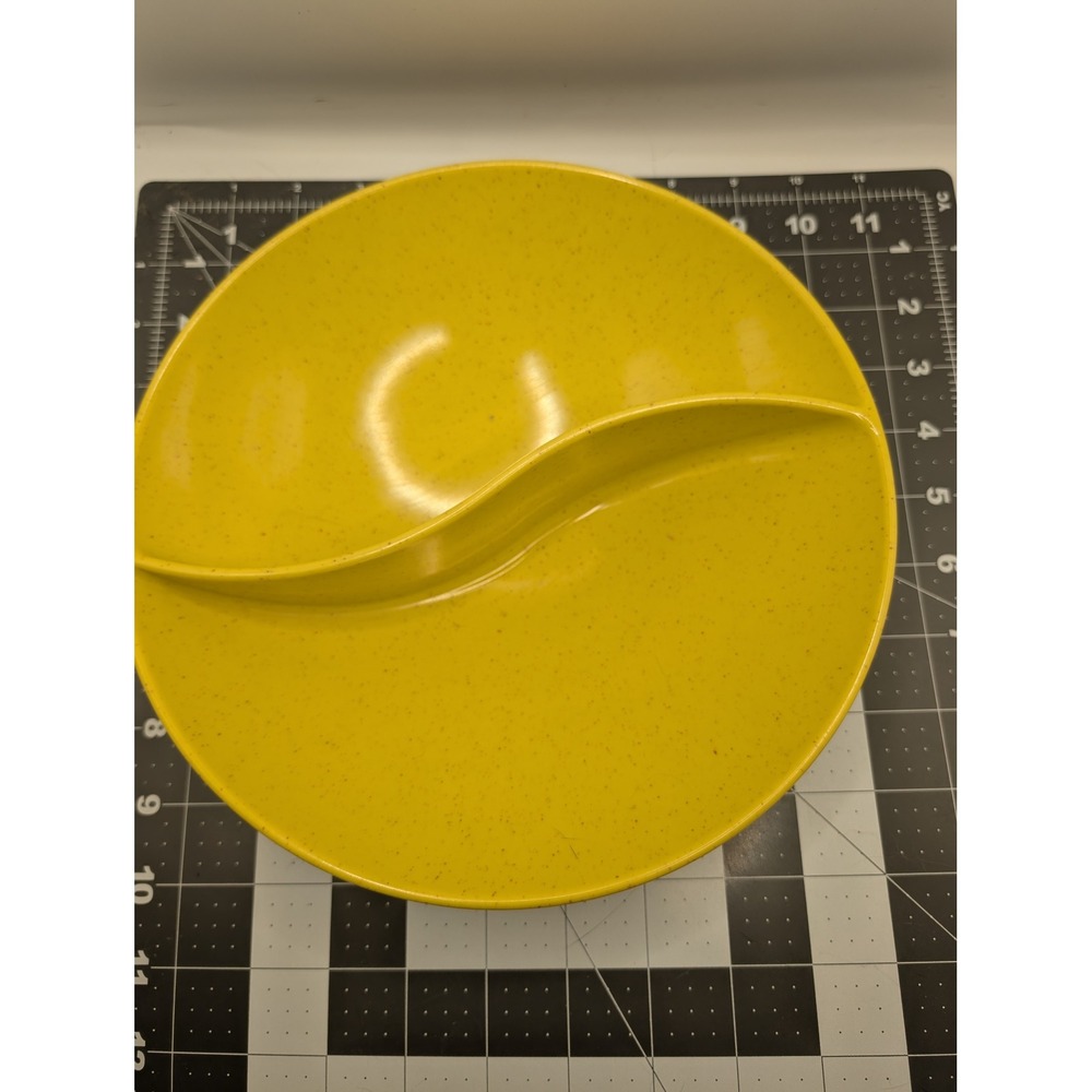 Holiday Kenro Melamine Divided Serving Bowl speckled mustard yellow MCM